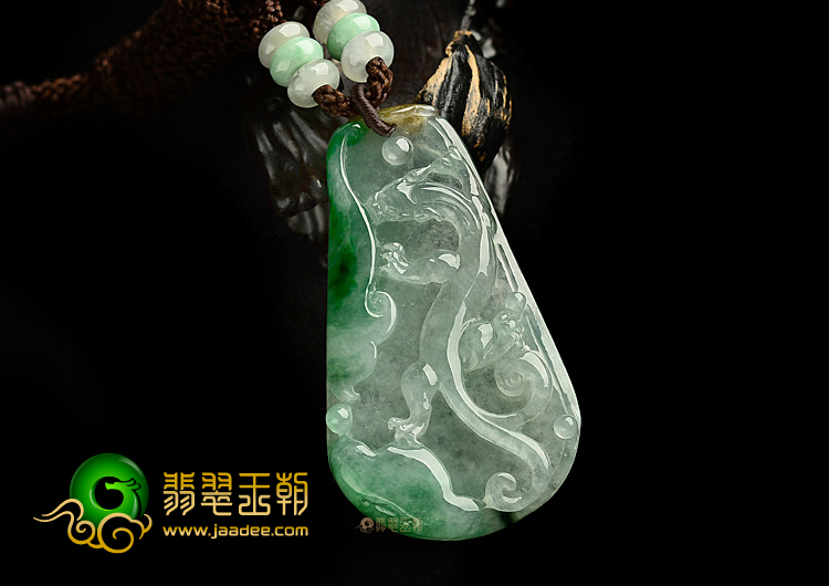冰种三彩龙牌挂件