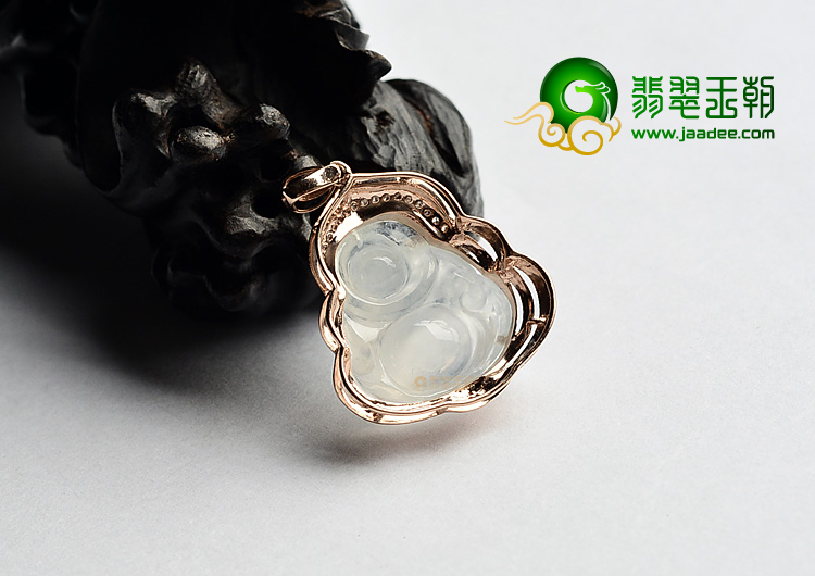 冰种略无色镶玫瑰金玉佛胸坠(真钻)