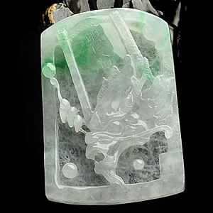 冰种飘翠龙头挂件