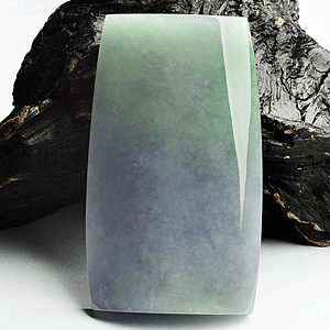 冰种春带彩子冈牌挂件