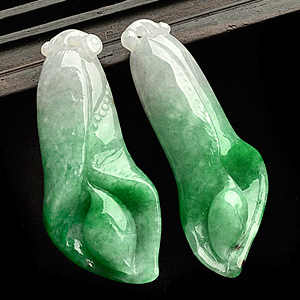 糯冰种翠色玉兰花挂件(一对)