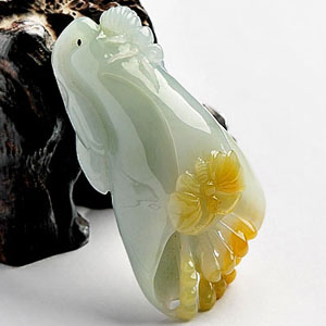 糯冰种晴水黄翡玉兰花挂件