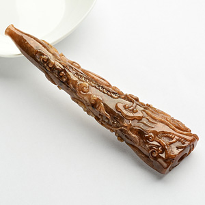 细糯种褐红翡龙行如意烟嘴