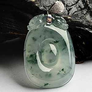 冰种飘花双龙如意挂件(金扣)