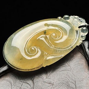 冰种黄翡飘花如意挂件