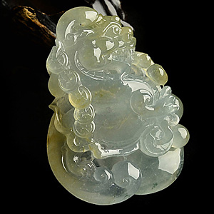 冰种晴水略带黄翡龙行如意挂件