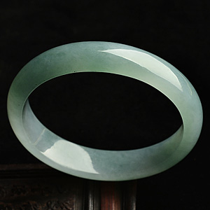 冰种蓝晴水贵妃镯(58.8mm-49.8mm)