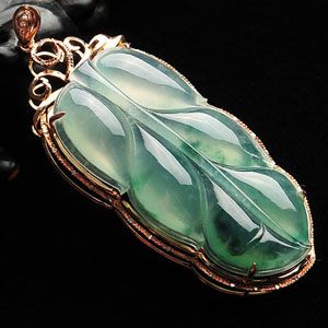 冰种飘花镶玫瑰金叶子胸坠(真钻)