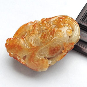 糯冰种褐黄翡连年有余挂件