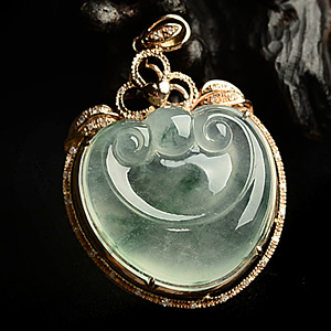 冰种飘花镶玫瑰金如意胸坠(真钻)