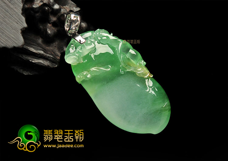 (超值推荐)冰种翠色福瓜挂件