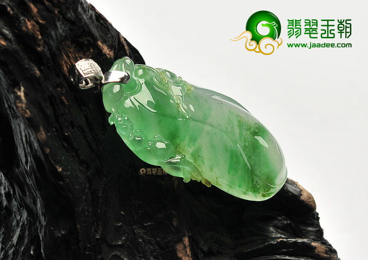 (超值推荐)冰种翠色福瓜挂件