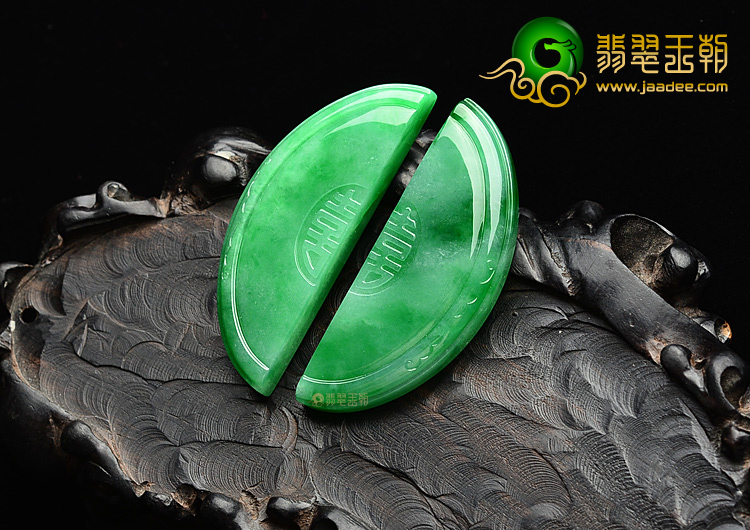(超值推荐)糯冰种正阳绿仿古龙凤牌挂件（一对）