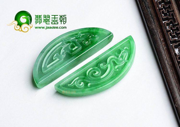 (超值推荐)糯冰种正阳绿仿古龙凤牌挂件（一对）