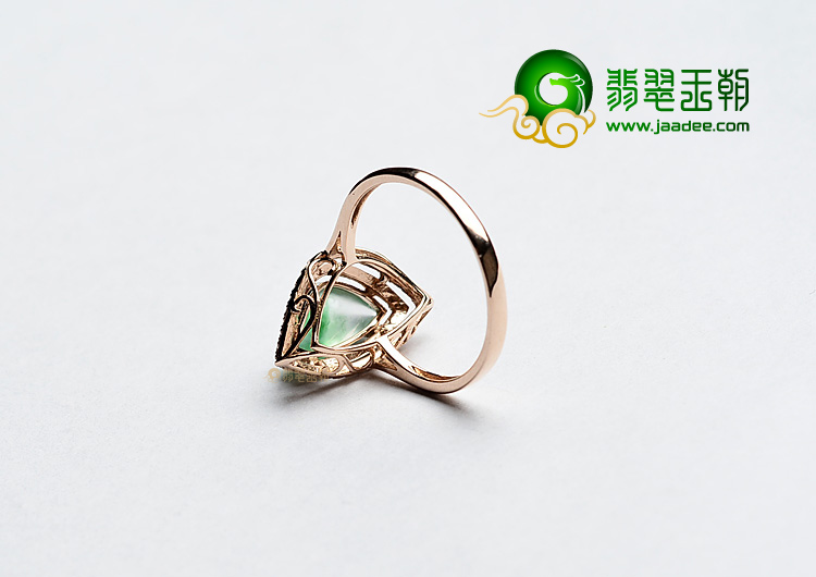 冰玻种飘翠强莹光镶玫瑰金戒指(真钻)