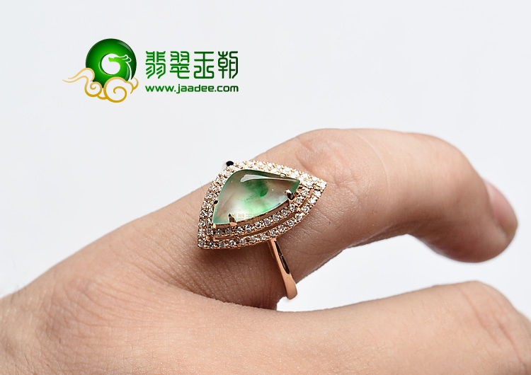 冰玻种飘翠强莹光镶玫瑰金戒指(真钻)