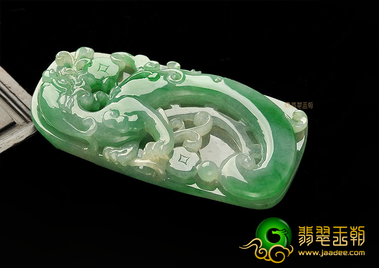 冰种翠色龙凤牌挂件