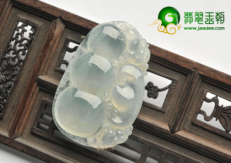 冰种淡晴水财豆挂件