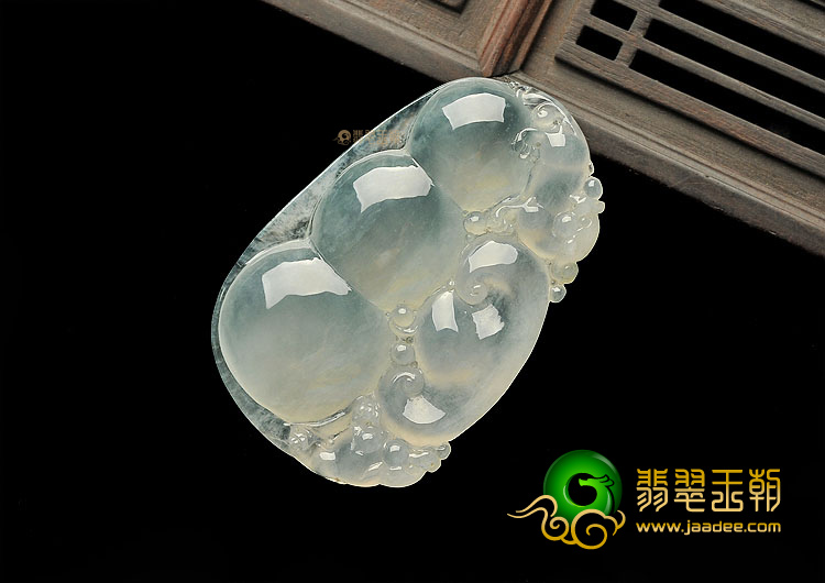 冰种淡晴水财豆挂件