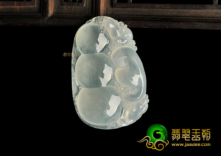 冰种淡晴水财豆挂件
