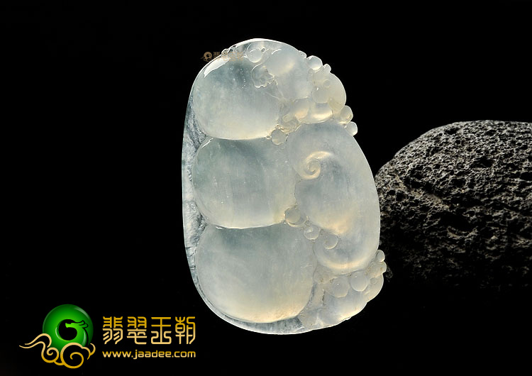 冰种淡晴水财豆挂件