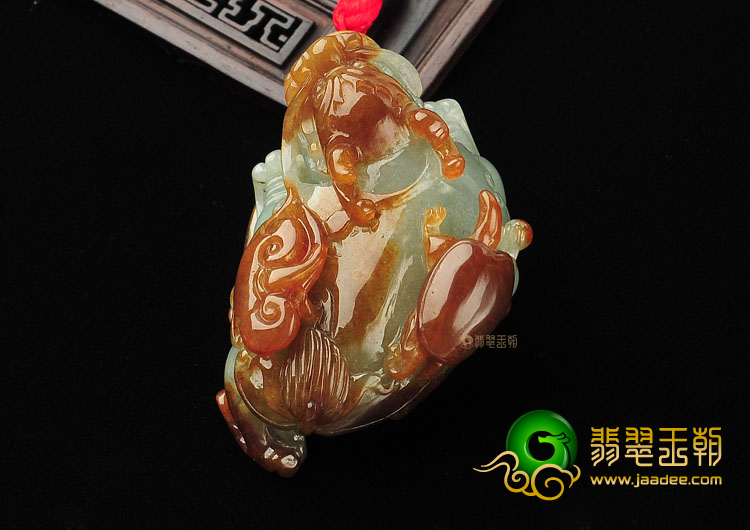 糯冰种褐黄翡貔貅手玩件