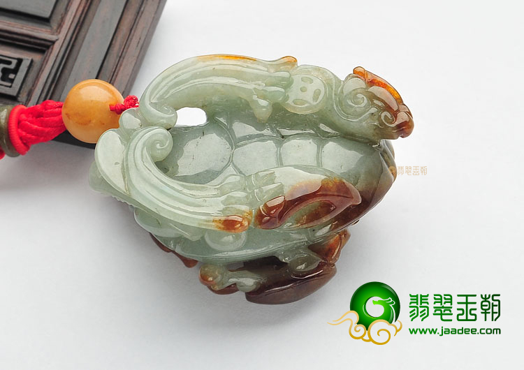 糯冰种褐黄翡貔貅手玩件