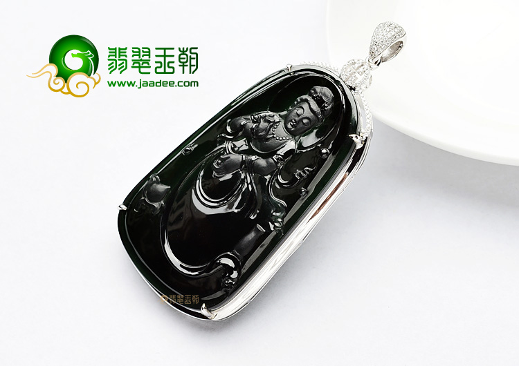 玻璃种墨翠镶白金观音胸坠(真钻)