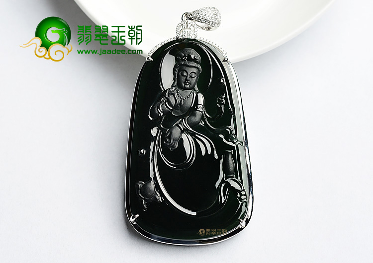 玻璃种墨翠镶白金观音胸坠(真钻)