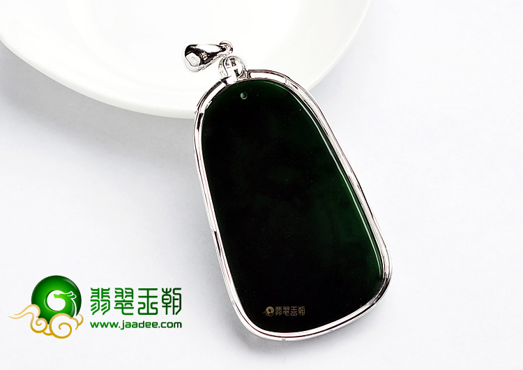 玻璃种墨翠镶白金观音胸坠(真钻)