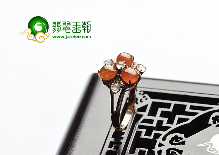 (超值推荐)糯冰种红翡镶玫瑰金花型戒指(真钻)