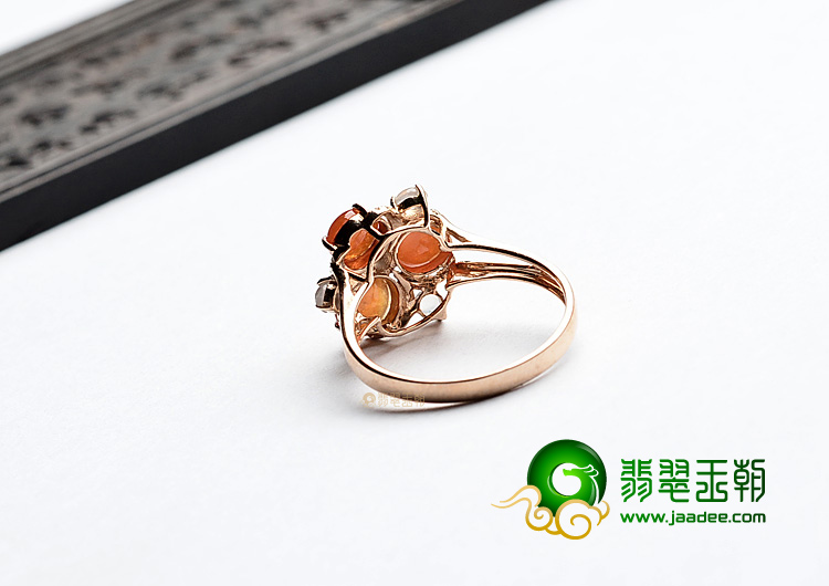 (超值推荐)糯冰种红翡镶玫瑰金花型戒指(真钻)