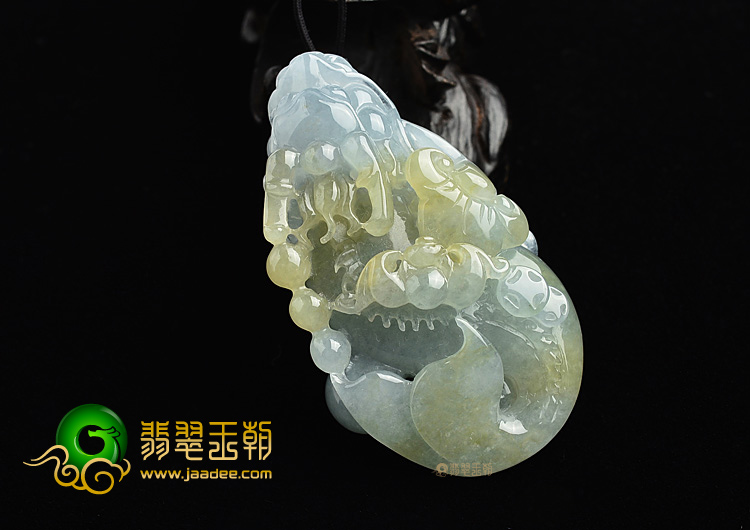 (超值推荐)糯冰种晴水黄翡龙头鱼挂件