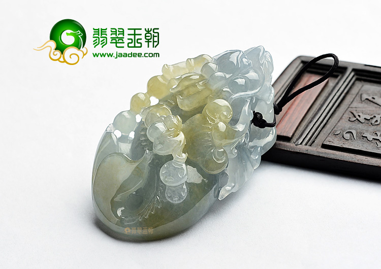 (超值推荐)糯冰种晴水黄翡龙头鱼挂件