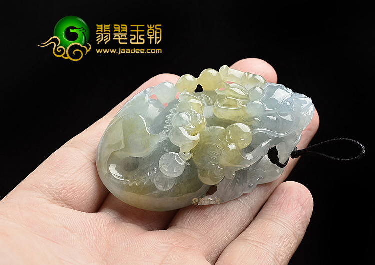 (超值推荐)糯冰种晴水黄翡龙头鱼挂件