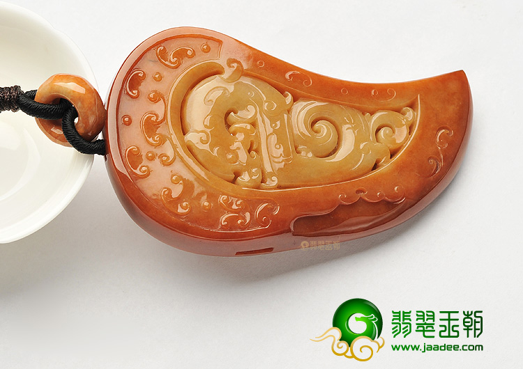 糯冰种红黄翡仿古龙凤牌手玩件(一对)