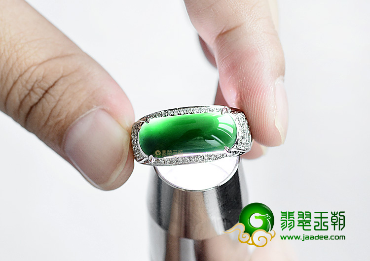 玻璃种墨翠镶白金戒指(真钻)
