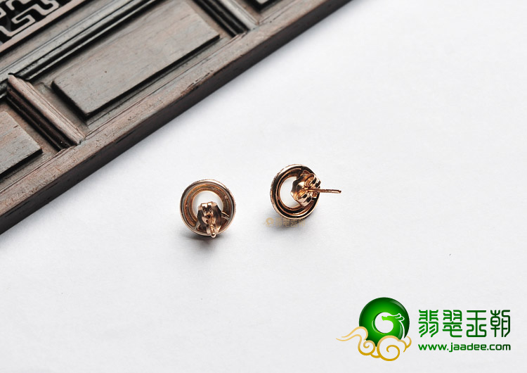 玻璃种强莹光无色镶玫瑰金耳钉(真钻)