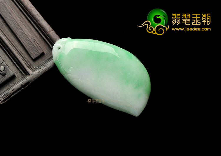 糯冰种飘翠福瓜挂件