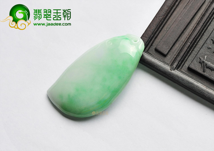 糯冰种飘翠福瓜挂件