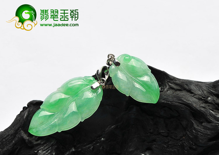 冰种翠色叶子挂件(一对)(金扣)