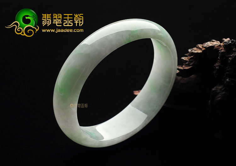 糯冰种略飘翠贵妃镯(54.5mm-48.4mm)