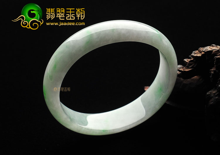 糯冰种略飘翠贵妃镯(54.5mm-48.4mm)