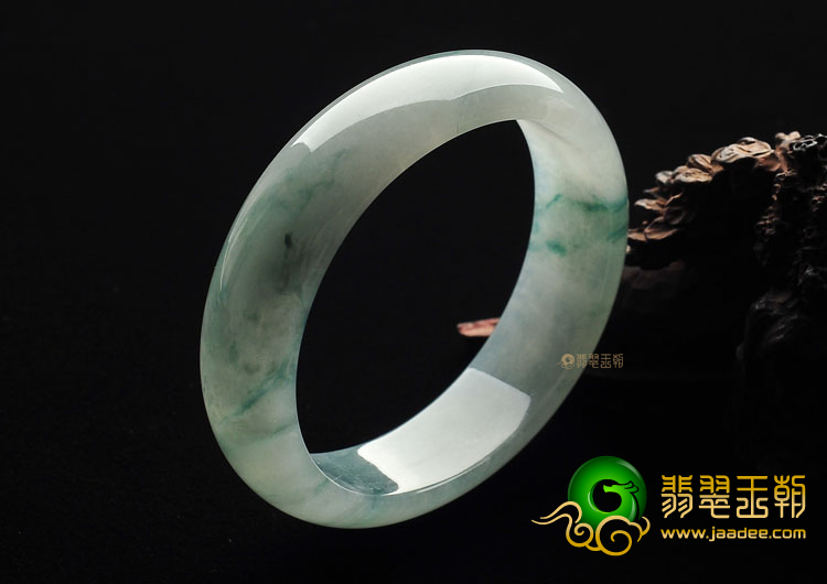 冰种飘花贵妃镯(57.7mm-50.4mm)