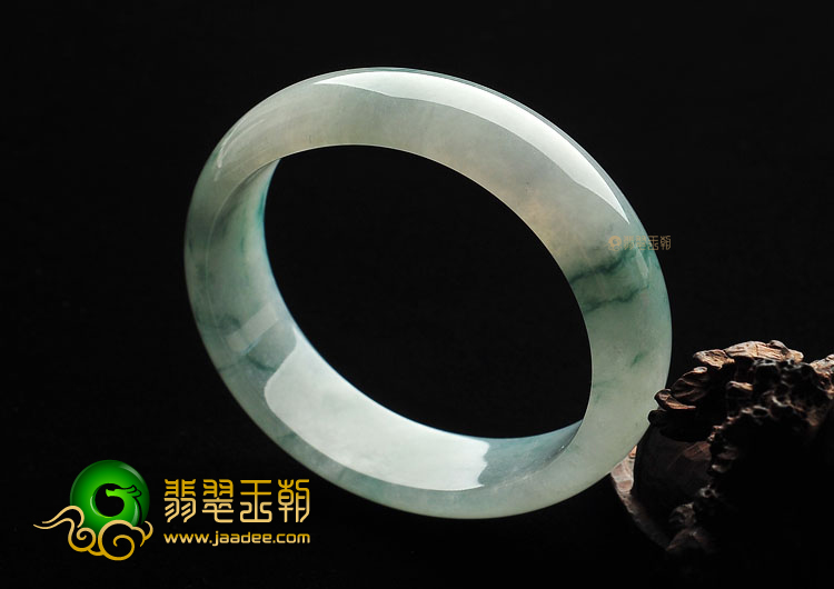 冰种飘花贵妃镯(57.7mm-50.4mm)