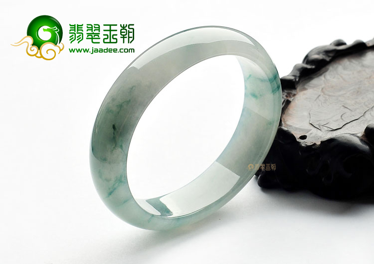 冰种飘花贵妃镯(57.7mm-50.4mm)