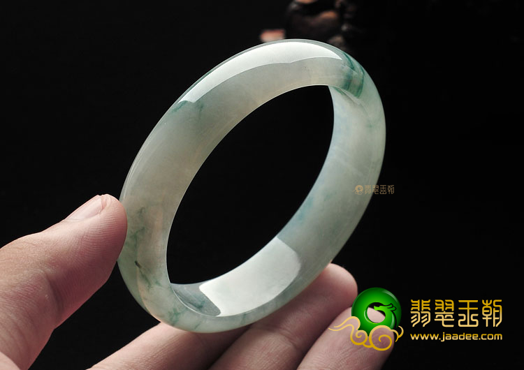 冰种飘花贵妃镯(57.7mm-50.4mm)