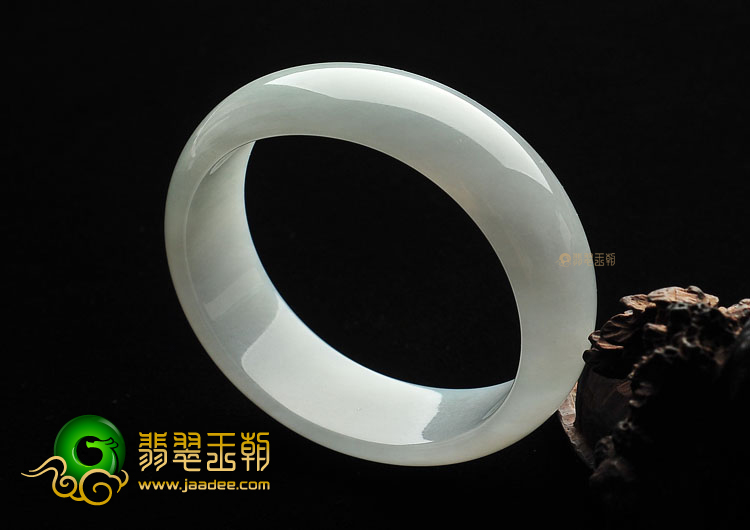 (超值推荐)糯冰种晴水贵妃镯(55.2mm-49.2mm)