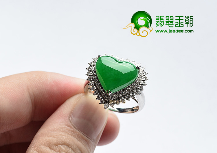 糯冰种正阳绿镶白金心形戒指(真钻)