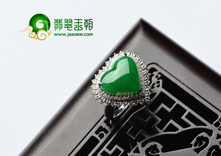 糯冰种正阳绿镶白金心形戒指(真钻)